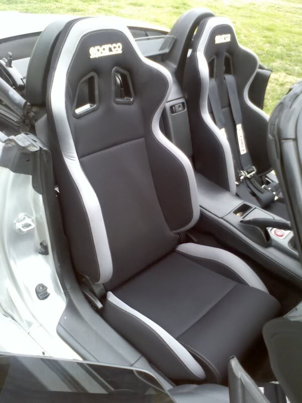 Pic of my sparco r100 seats installed - S2KI Honda S2000 Forums