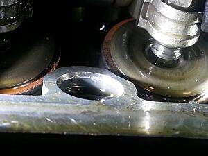 damaged valve stem-yru29jk.jpg