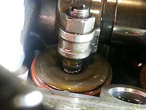 damaged valve stem-cy3cytw.jpg