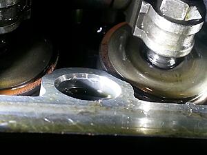 damaged valve stem-hud8yvl.jpg