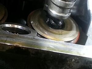 damaged valve stem-fevwd8t.jpg